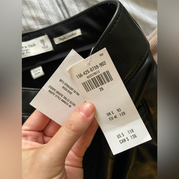 Abercrombie NWT Curve Love Split-Hem
Vegan Leather 90s Straight Pant Size 26 / 2 - Picture 5 of 5